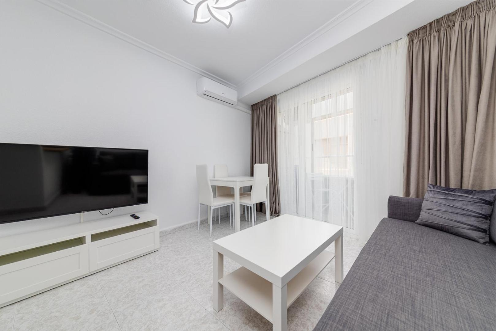 Calle Concordia 86, Two Bedroom Apartment, Up To 6 Guests, Near Del Cura Beach,Supermarket Mercadona And Central Bus Station Torrevieja Eksteriør billede